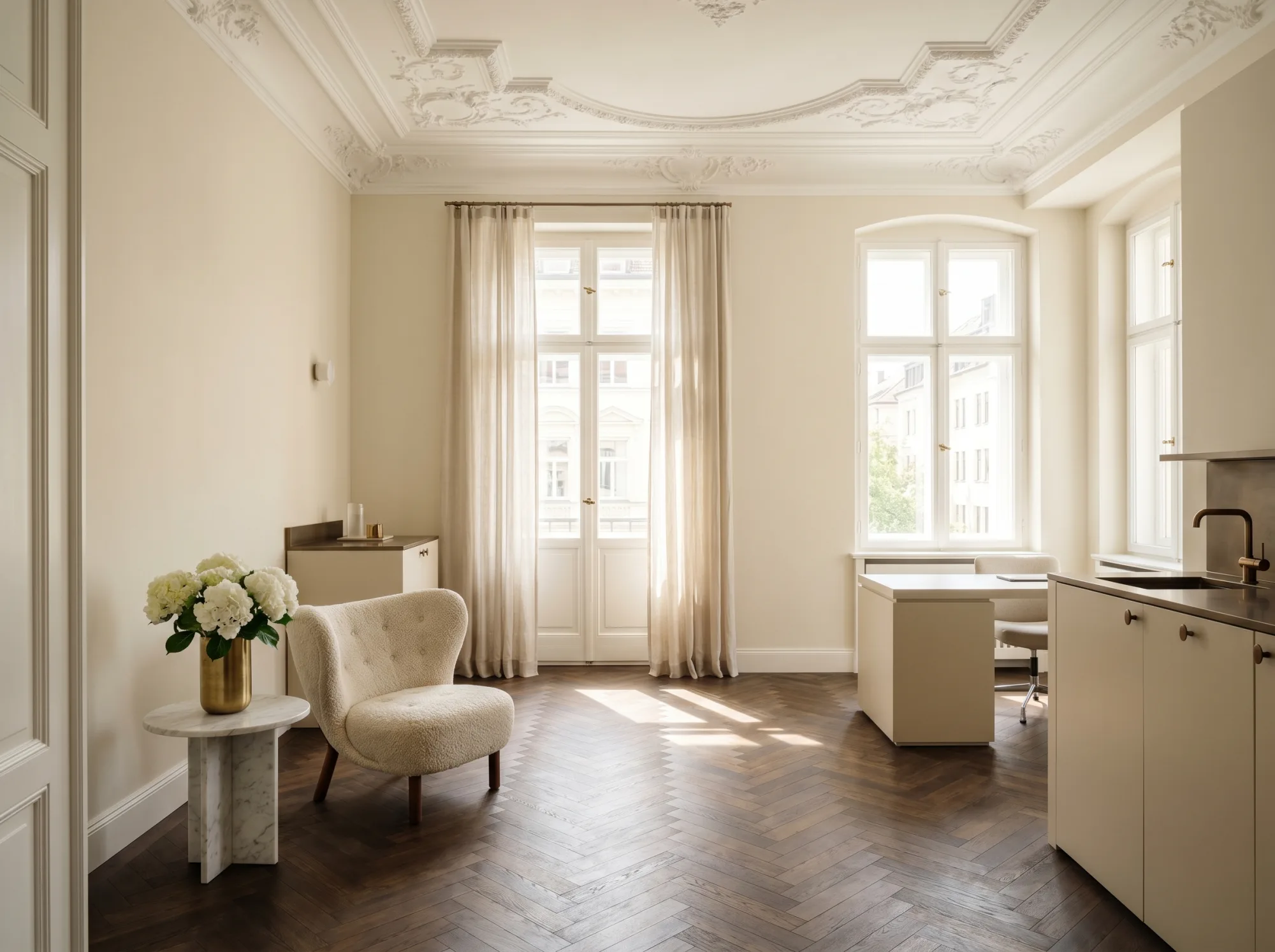 Praxisraum mit Naturlicht